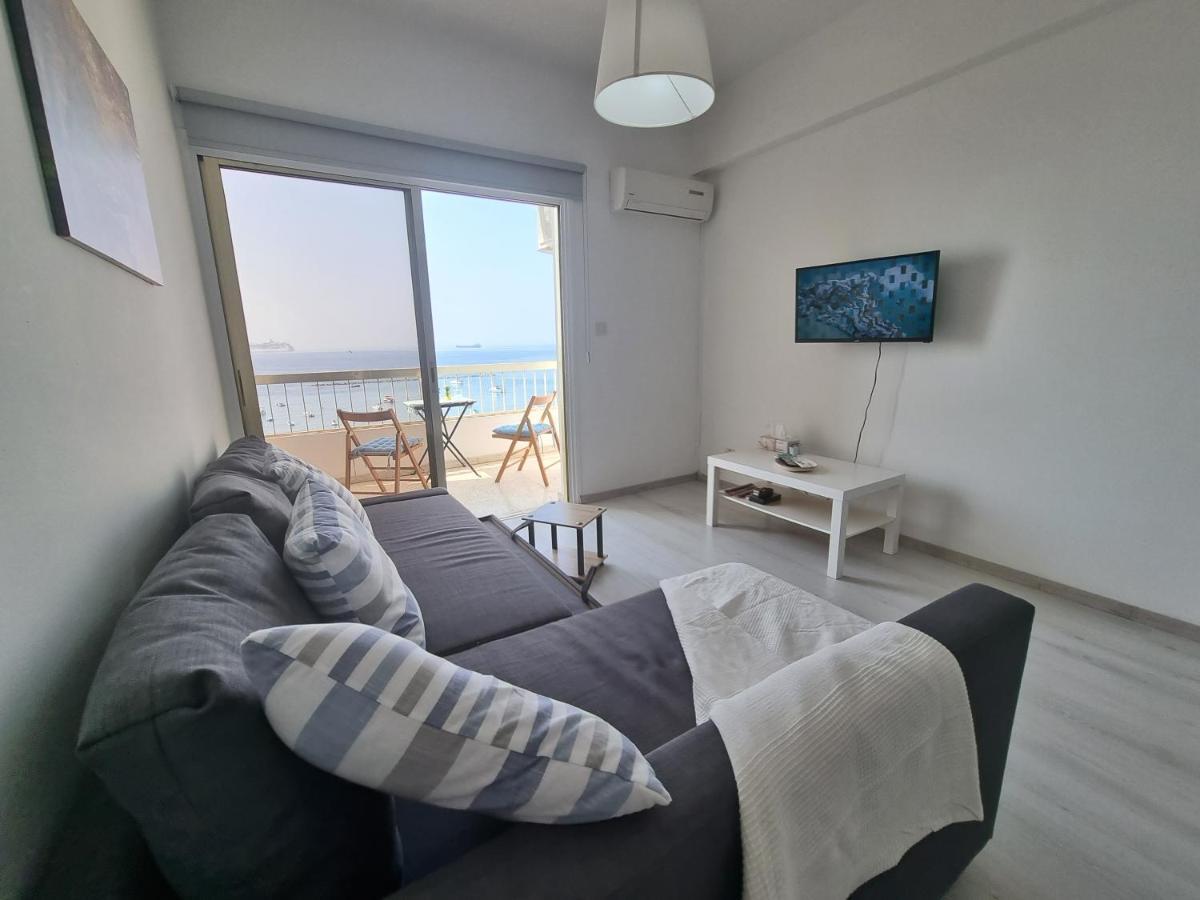 Super Modern Beachfront 1 Bedroom - Sleeps 4 Limassol Exterior foto